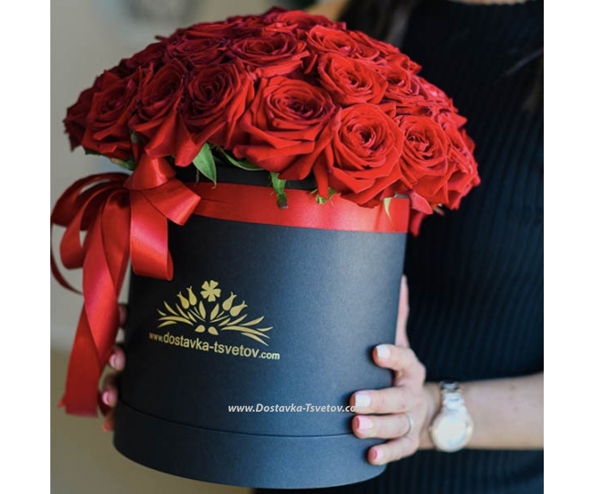 Розы Коробка красных роз 51 штука "Тиффани"