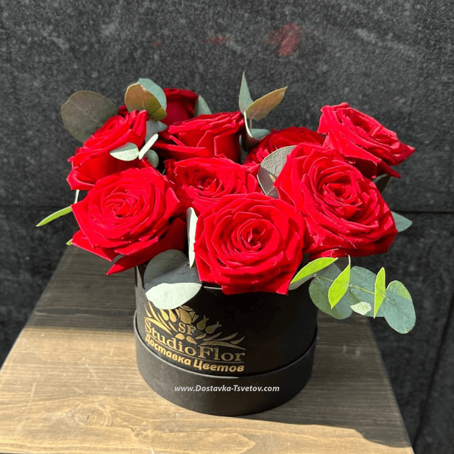 Цветы Красные розы "Дейвис"