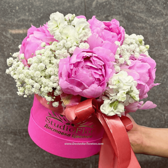Цветы Пионы в коробке "Леди в розовом"