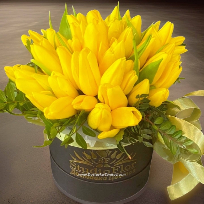Цветы Тюльпаны в коробке "Солнце"