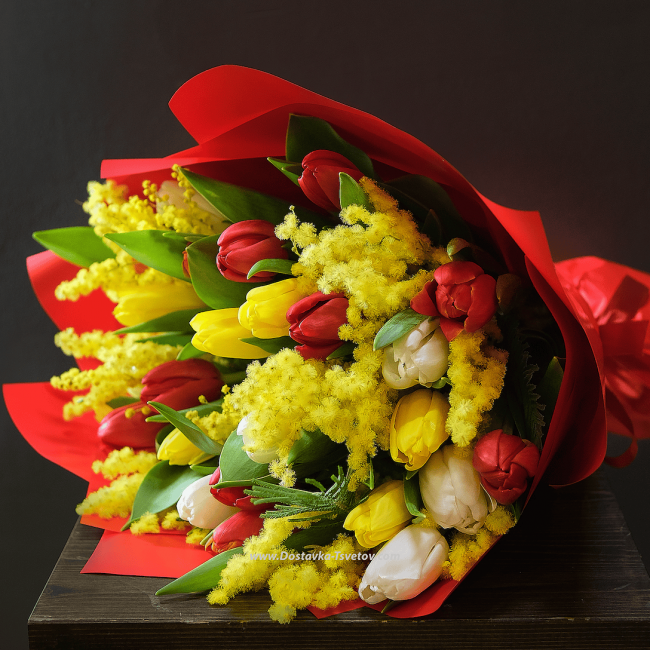 Цветы Букет тюльпанов с мимозой "Весенняя Пора"