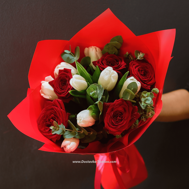 Тюльпаны Букет из роз и тюльпанов "Арабеска"