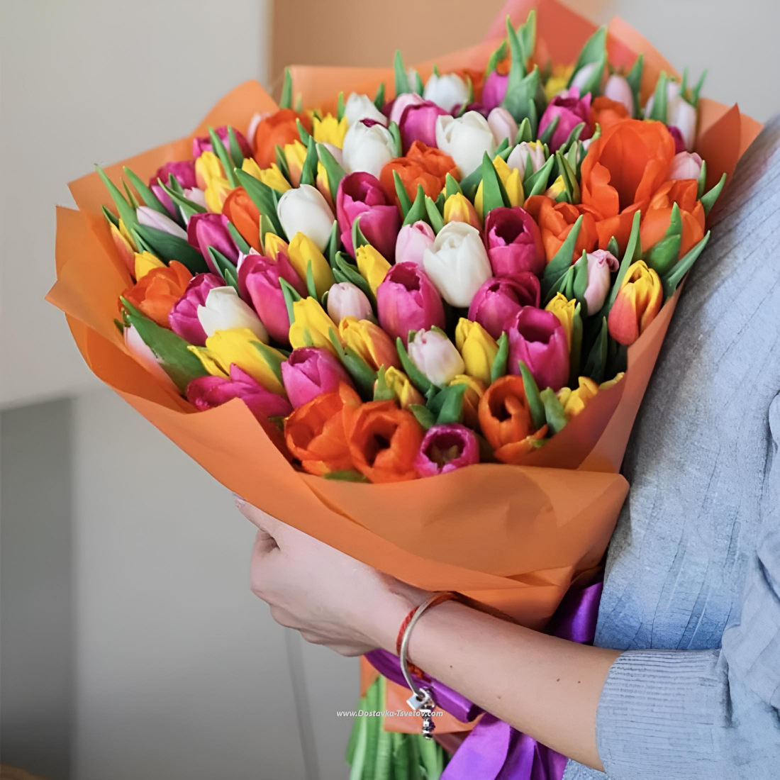 Пёстрый букет тюльпанов "Разноцветье" Разноцветные букеты Пёстрый букет тюльпанов "Разноцветье"