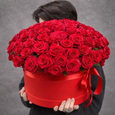 Сердце из красных роз "Муза Любви"