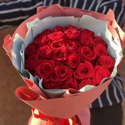 25 роз 40 см "Алый Шепот"