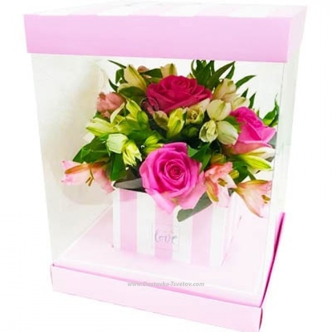 Цветы Недорогая розовая композиция "С Любовью" в коробочке