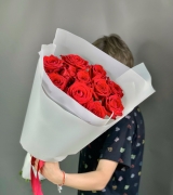 11 красных роз "Алые Паруса"