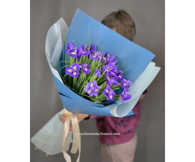 Цветы Букет синих ирисов "Байкал"