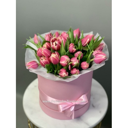 Цветы Букет тюльпанов  в шляпной коробке "Элеонора"