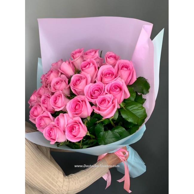 Букет из 25 розовых роз "Клавдия"