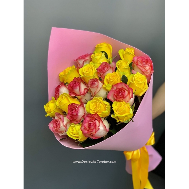 Букет розовых и желтых роз "Дежавю"