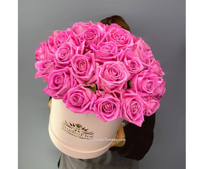 Розы Коробка розовых роз "Комильфо"