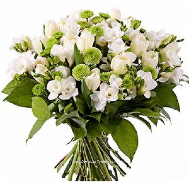 Белые букеты Букет фрезий с тюльпанами "Музыка Рояля"
