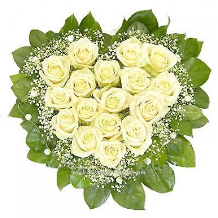 Roses Сердце из белых роз "Бусинка" Roses Сердце из белых роз "Бусинка"