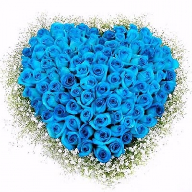 Сердце из синих роз "Вспышка Любви"