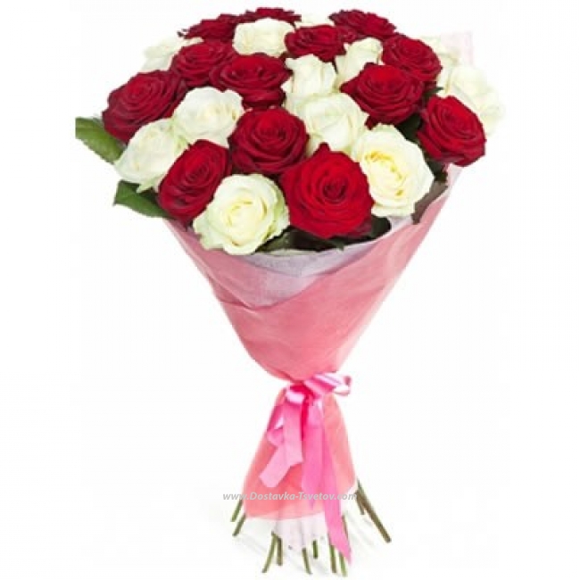 Букет красных и белых роз "Космополитен"