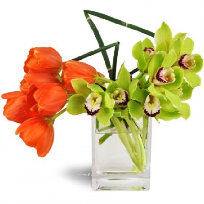 Цветы в вазе Орхидеи и тюльпаны "ЛяМур"