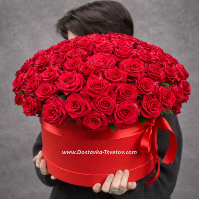 Сердце из красных роз "Муза Любви"