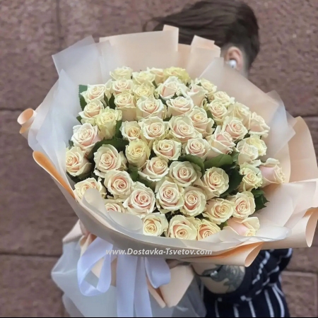 51 роза "Нежное Облако"